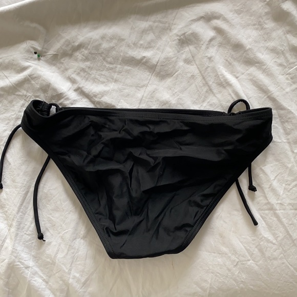 Triangle bikini - Picture 8 of 8